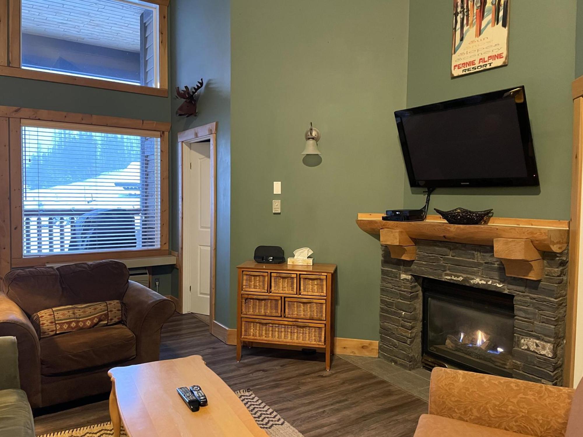 Cornerstone Lodge By Park Vacation Management Fernie Exterior foto